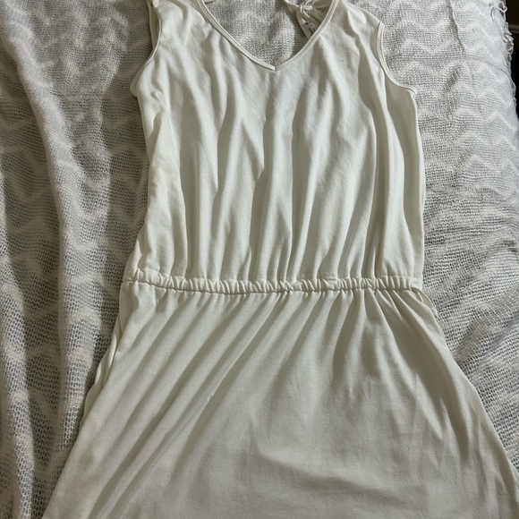 Elegant Cream Sleeveless Dress - Picture 1 of 1